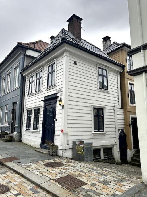 Cozy Apartment In Popular Street Bergen Esterno foto