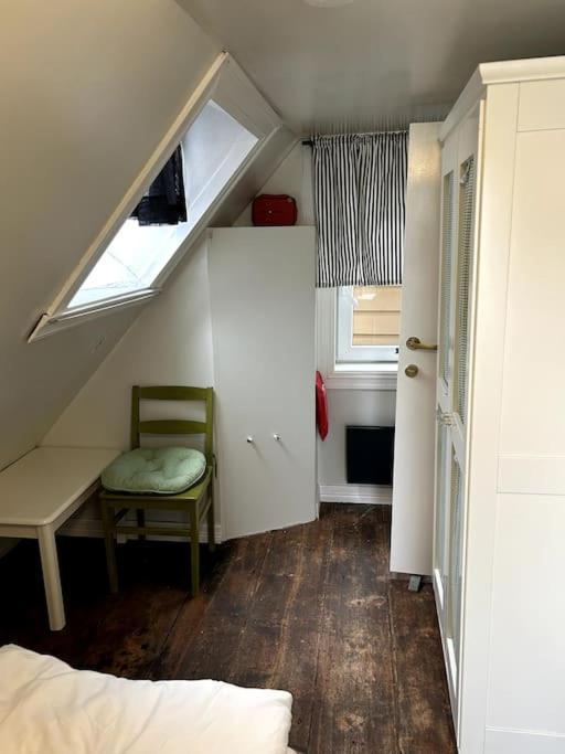 Cozy Apartment In Popular Street Bergen Esterno foto